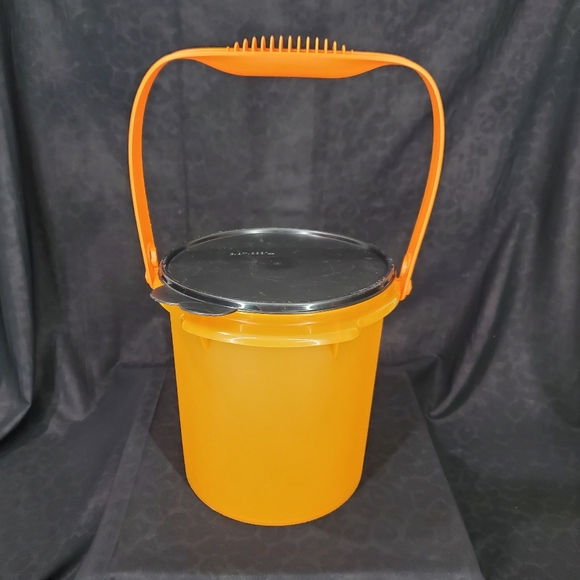 Tupperware Halloween Orange Canister Bucket 5L Handle Lid Trick or Treat - Picture 4 of 12